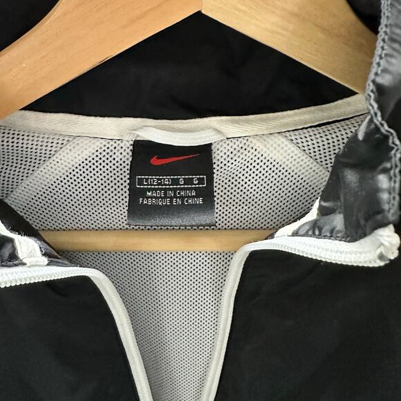 Vintage 90's Nike Nylon Windbreaker- Youth Size Large (12-14) - Picture 2 of 4